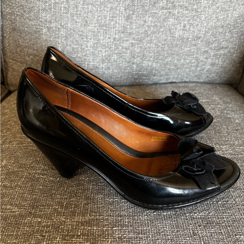 Geox Respira size 38 women’s peep toe heels.